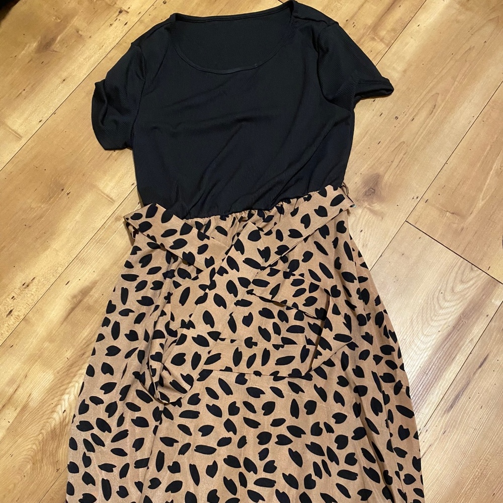 Woman’s casual leopard dress